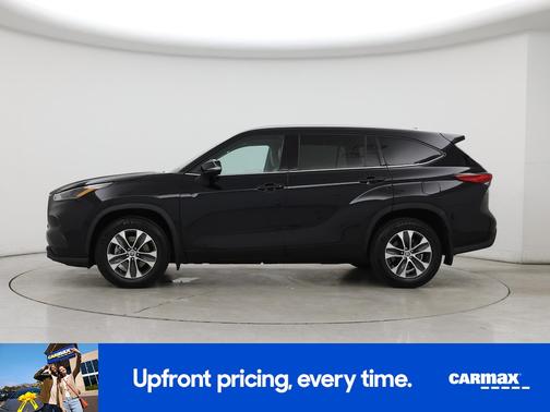 Black 2022 Toyota Highlander XLE
