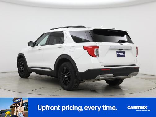 White 2023 Ford Explorer XLT