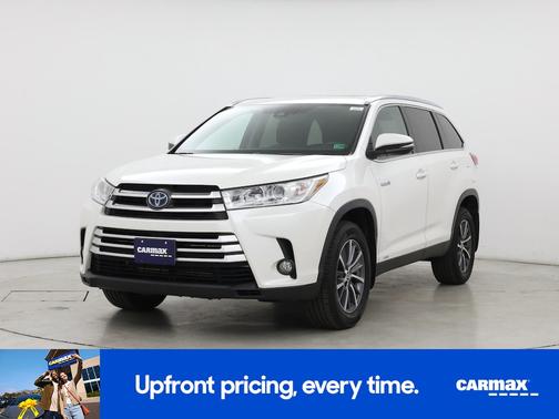 White 2019 Toyota Highlander Hybrid XLE