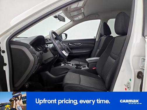 White 2018 Nissan Rogue SV
