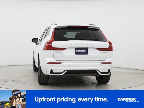 2024 Volvo XC60 B5 Core Dark Theme