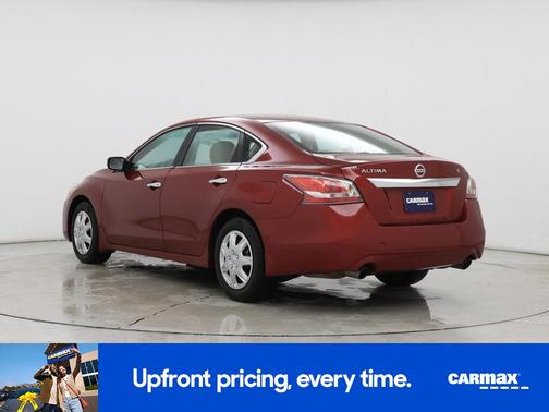 Red 2015 Nissan Altima S
