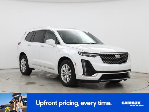 White 2024 Cadillac XT6 Luxury