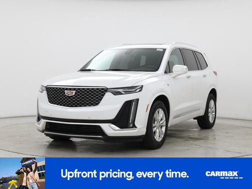 White 2024 Cadillac XT6 Luxury