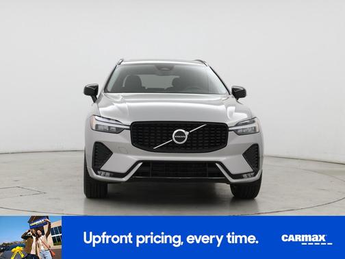 2024 Volvo XC60 B5 Core Dark Theme