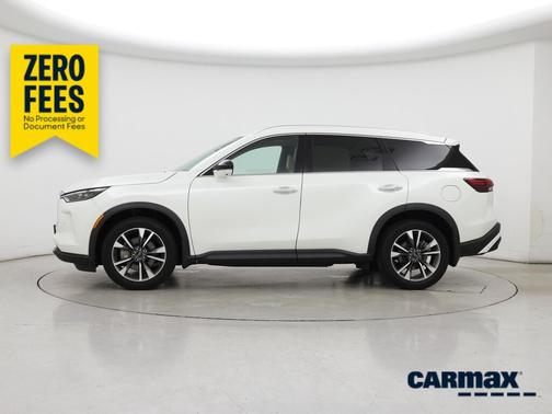 White 2023 INFINITI QX60 Luxe