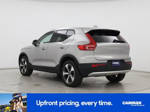 Gray 2023 Volvo XC40 B5 Plus Dark Theme