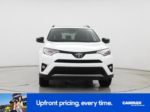 White 2017 Toyota RAV4 SE