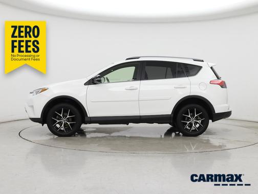 White 2017 Toyota RAV4 SE