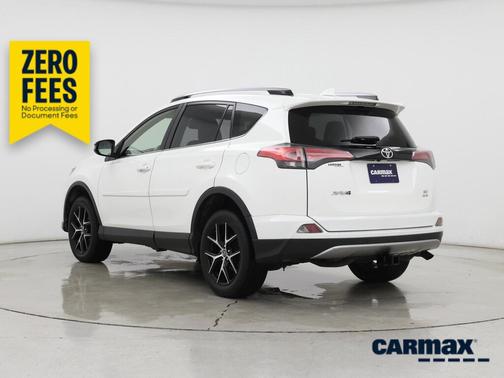 White 2017 Toyota RAV4 SE