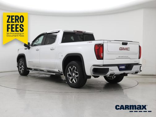 White 2023 GMC Sierra 1500 SLT