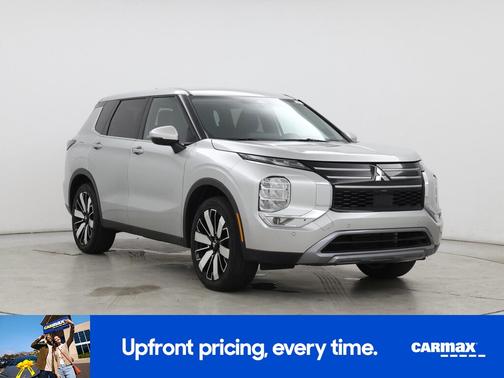 Gray 2025 Mitsubishi Outlander SE