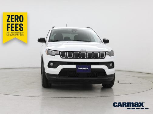 White 2022 Jeep Compass Latitude