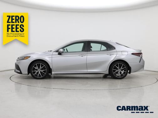 Silver 2024 Toyota Camry SE