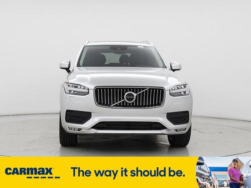 2021 Volvo XC90 T6 Momentum