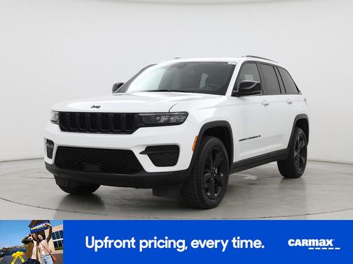 White 2023 Jeep Grand Cherokee Altitude