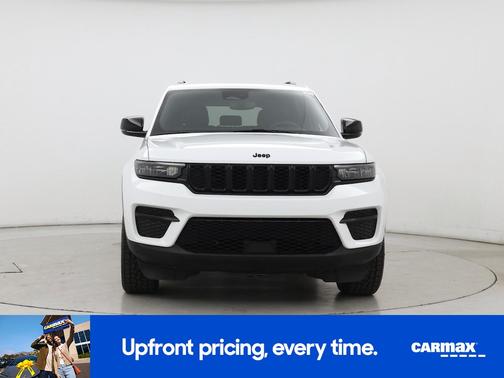 White 2023 Jeep Grand Cherokee Altitude