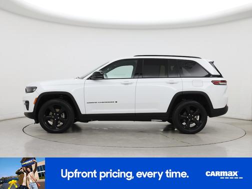 White 2023 Jeep Grand Cherokee Altitude