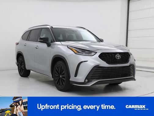 Silver 2025 Toyota Highlander XSE