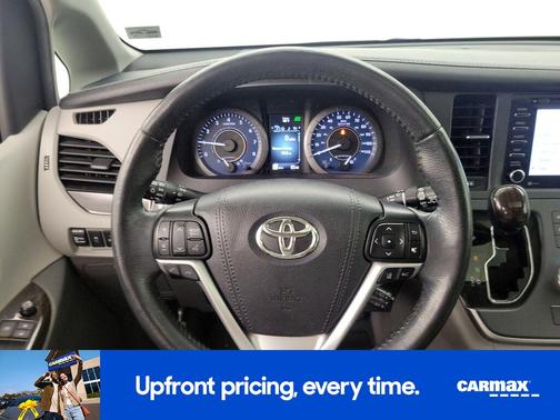 2020 Toyota Sienna XLE