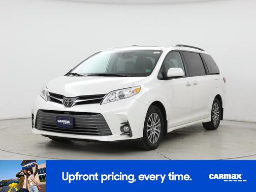 2020 Toyota Sienna XLE