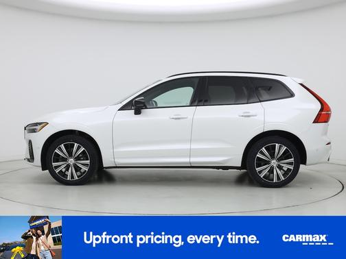 2023 Volvo XC60 B5 Ultimate Dark Theme