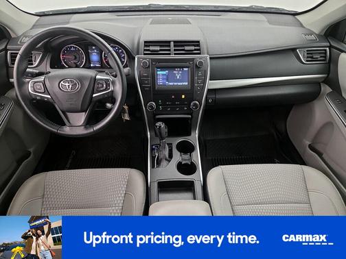 White 2015 Toyota Camry SE