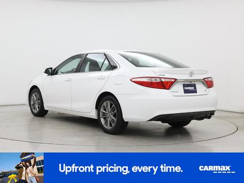 White 2015 Toyota Camry SE