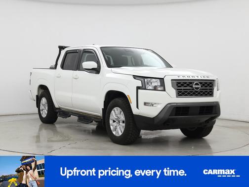 White 2022 Nissan Frontier SV