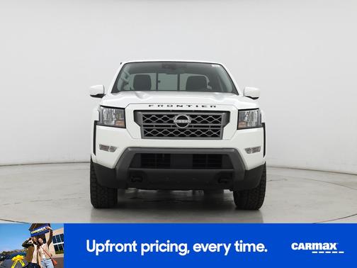 White 2022 Nissan Frontier SV