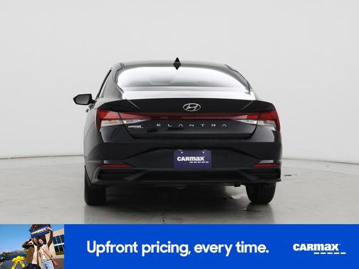 2023 Hyundai ELANTRA SE