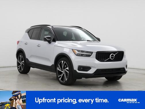 2022 Volvo XC40 T4 R-Design