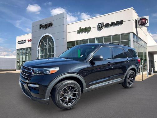 Black Metallic 2022 Ford Explorer XLT