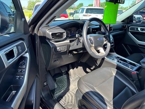 Black Metallic 2022 Ford Explorer XLT