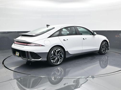 2025 Hyundai IONIQ 6 SEL