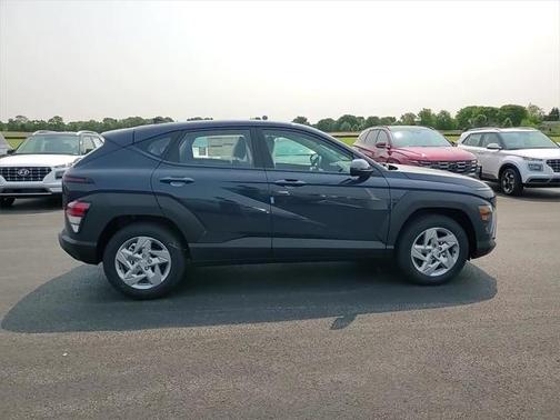 2025 Hyundai KONA SE
