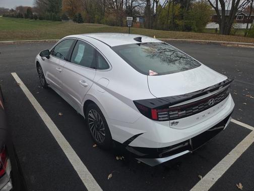 2025 Hyundai SONATA Hybrid SE