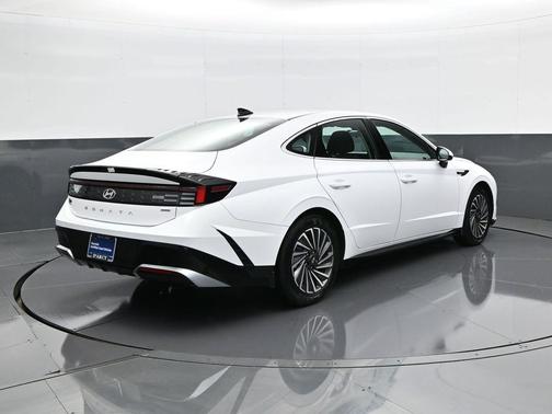 2025 Hyundai SONATA Hybrid SE