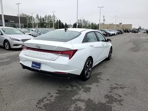 2023 Hyundai ELANTRA Limited