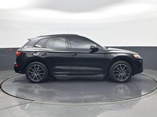 Mythos Black Metallic 2024 Audi SQ5 3.0T Premium Plus