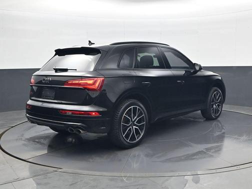 Mythos Black Metallic 2024 Audi SQ5 3.0T Premium Plus