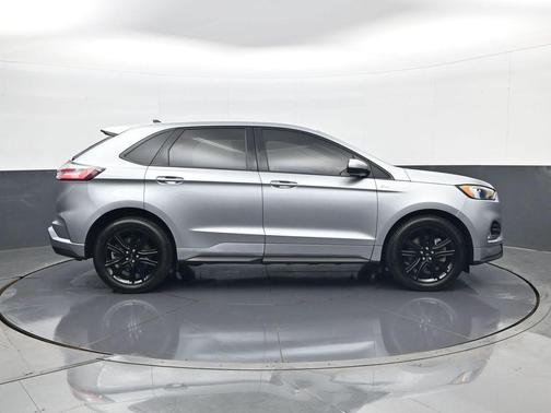 Iconic Silver Metallic 2022 Ford Edge ST Line