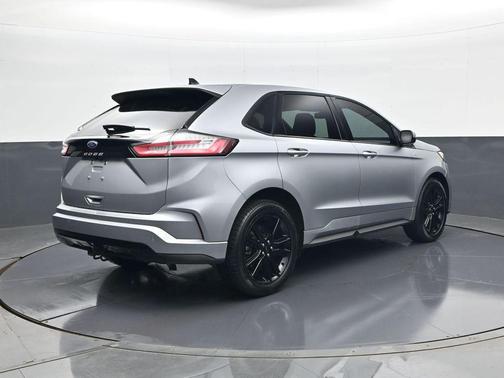Iconic Silver Metallic 2022 Ford Edge ST Line