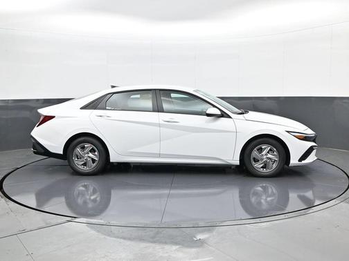 Serenity White 2026 Hyundai ELANTRA SE