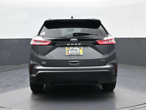 Carbonized Gray Metallic 2023 Ford Edge SE