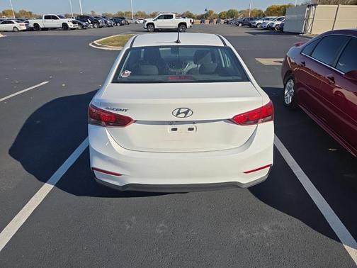 2022 Hyundai Accent SE