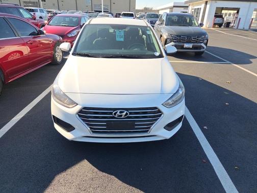 2022 Hyundai Accent SE