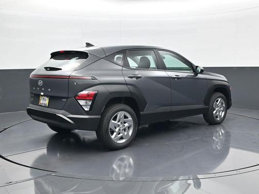 2025 Hyundai KONA SE