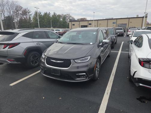 2022 Chrysler Pacifica Hybrid Limited
