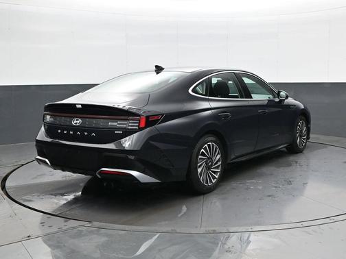 2025 Hyundai SONATA Hybrid SE